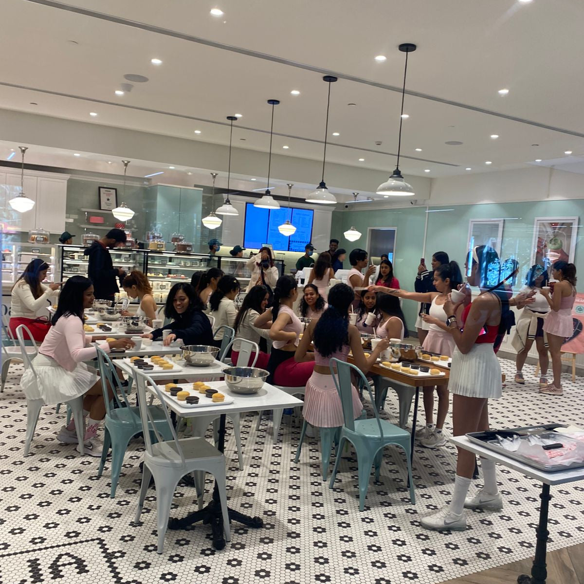 Cupcake Icing & Decoration Workshop by Magnolia Bakery